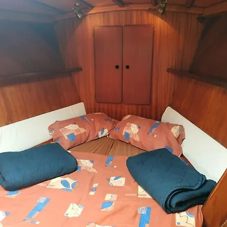 Botel Velero Unico Donde Relajarte, Parking Gratuito